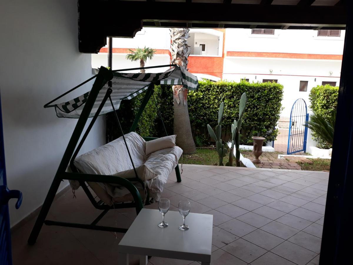 Villa In Villaggio ポルト・チェザーレオ エクステリア 写真