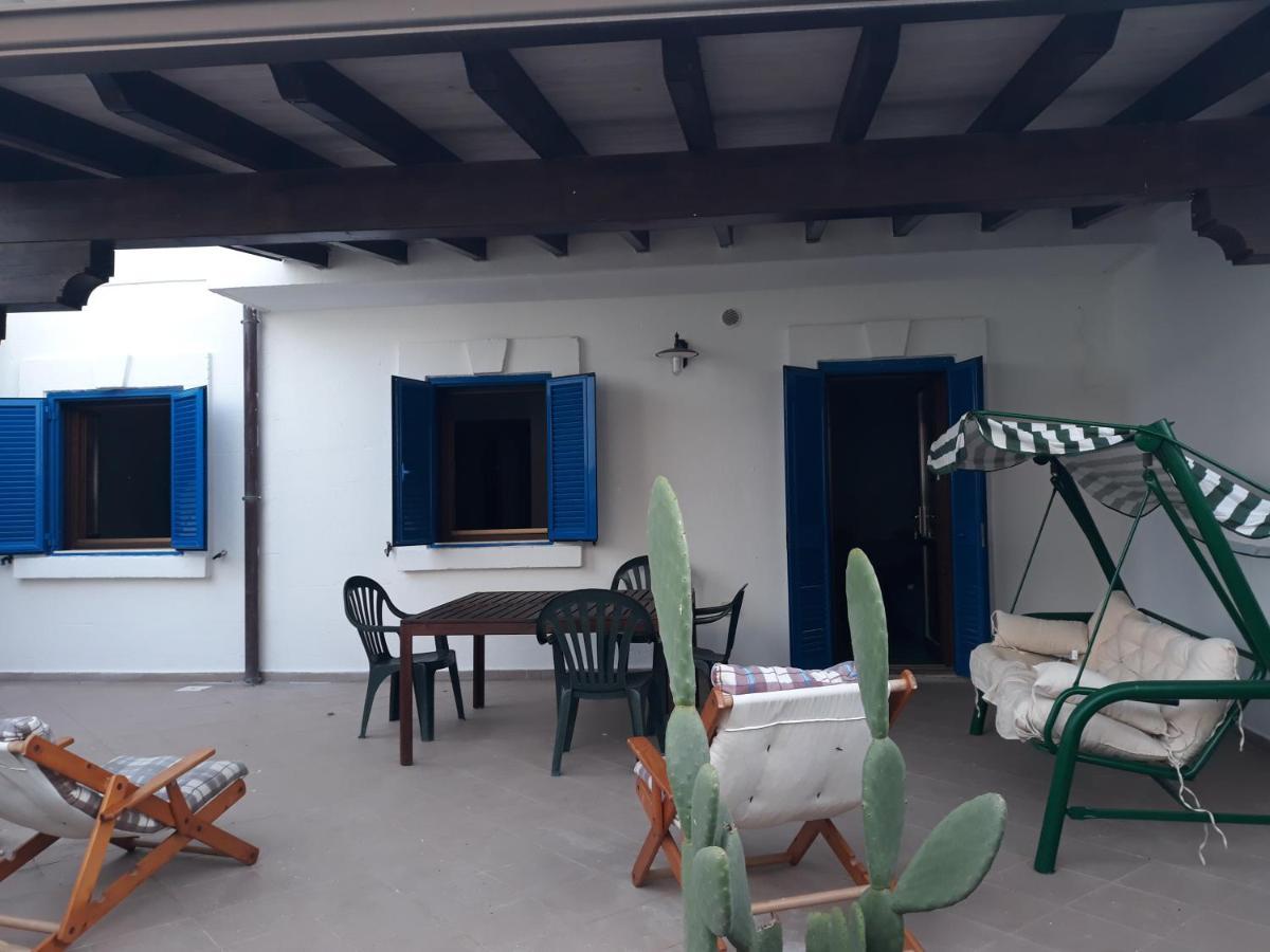 Villa In Villaggio ポルト・チェザーレオ エクステリア 写真