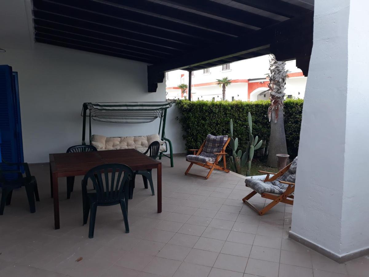 Villa In Villaggio ポルト・チェザーレオ エクステリア 写真