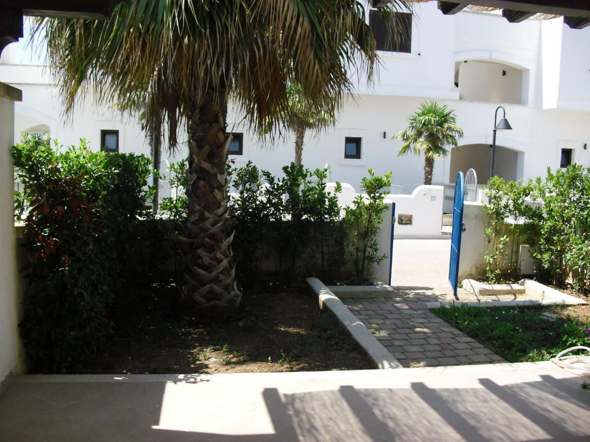 Villa In Villaggio ポルト・チェザーレオ エクステリア 写真